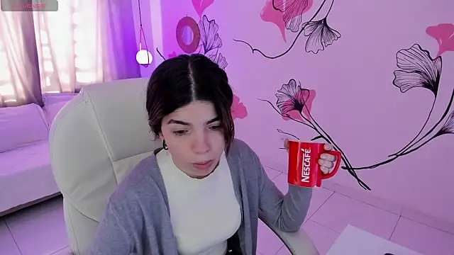 Isabela Fiorelli online show from April 12, 2026, 1:14 pm