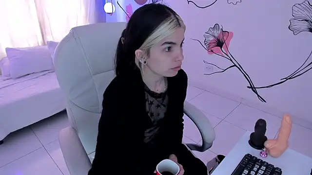 Isabela Fiorelli online show from September 9, 2025, 2:04 pm