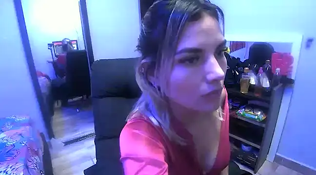 Snapshot of Girasol2630 chatting on February 13, 2025, 3:18 am Girasol2630 online show from February 13, 2025, 3:18 am