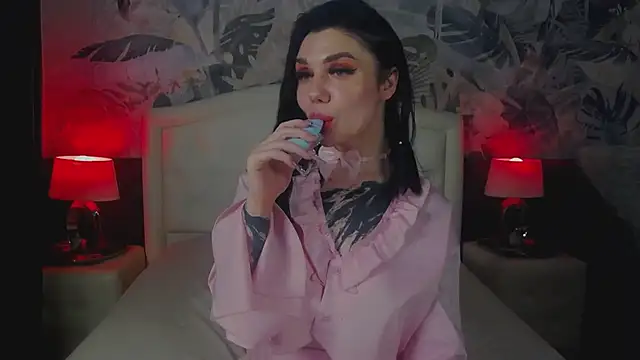 MaeveMoon online show from May 20, 2026, 2:19 am