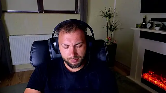 JamieNoxus online show from May 19, 2026, 4:52 am