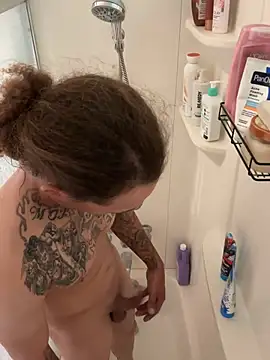 bigdickbigdaddy7373 online show from April 7, 2026, 8:32 pm