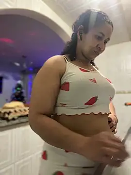 Carola-Ross online show from December 13, 2025, 8:04 pm