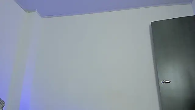 hugosan12 online show from September 19, 2025, 6:12 pm