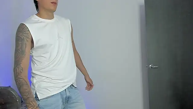 hugosan12 online show from September 16, 2025, 6:31 pm