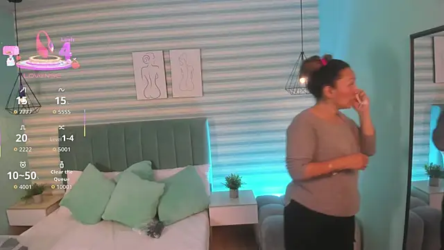 abby apple online show from November 8, 2025, 1:14 pm