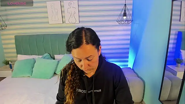 abby apple online show from February 26, 2026, 1:44 pm