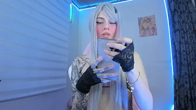 mikusitq  online show from September 24, 2025, 11:32 pm