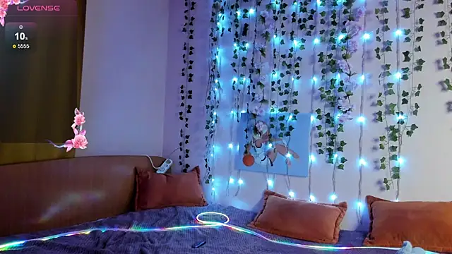 EvelinaLuu online show from November 27, 2025, 2:23 am