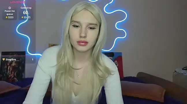 Snapshot of EvelinaLuu chatting on March 7, 2025, 1:20 am EvelinaLuu online show from March 7, 2025, 1:20 am