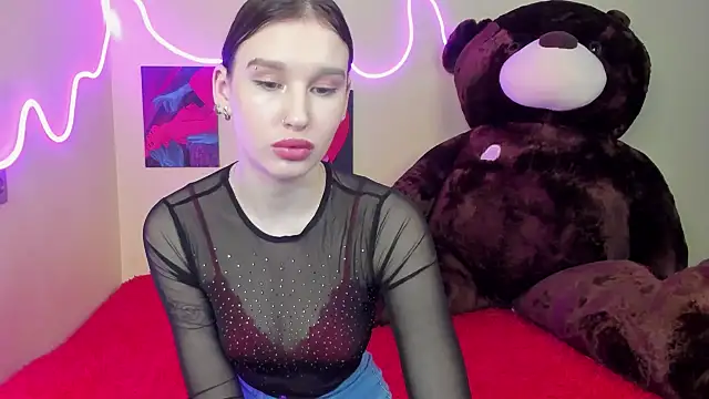 Snapshot of EvelinaLuu chatting on February 12, 2025, 2:56 am EvelinaLuu online show from February 12, 2025, 2:56 am