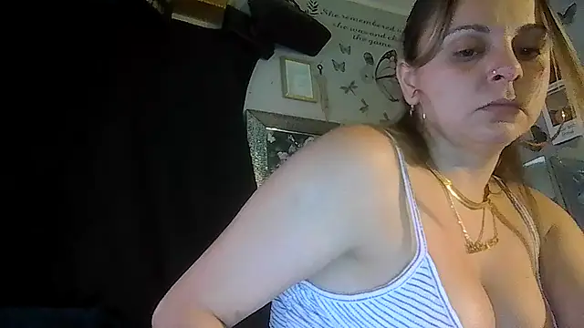 ShysluutGia online show from May 25, 2026, 6:28 pm