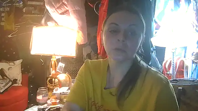 ShysluutGia online show from May 10, 2026, 6:28 am