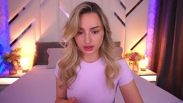 LindsieGreyy online show from July 16, 2026, 6:43 am