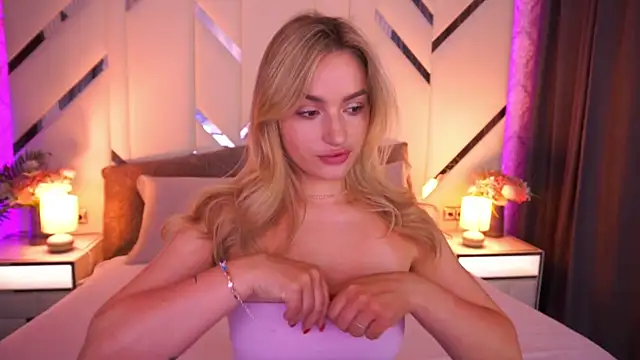 LindsieGreyy online show from June 27, 2026, 6:41 am