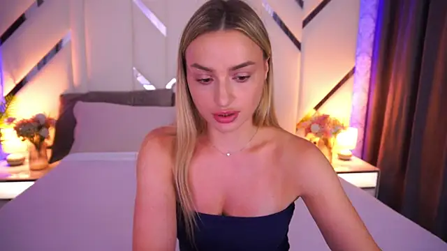 LindsieGreyy online show from July 19, 2026, 12:57 pm