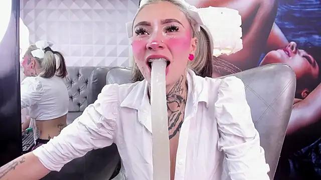 Snapshot of miss___angel chatting on March 18, 2025, 6:17 pm miss angel online show from March 18, 2025, 6:17 pm