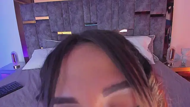 Nataylayla online show from March 12, 2025, 11:01 pm