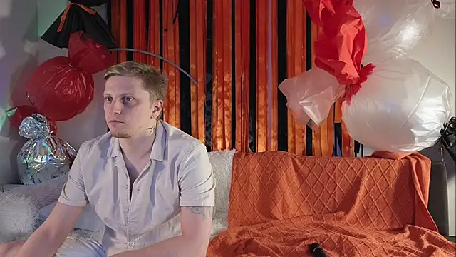 Saint Vicious online show from November 5, 2025, 8:12 pm