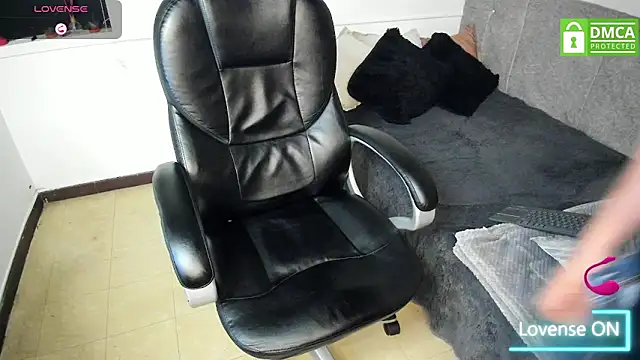 Luke Diaz7 online show from November 20, 2025, 11:58 pm