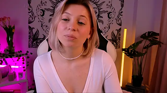 EllySunlover online show from March 8, 2025, 9:06 am