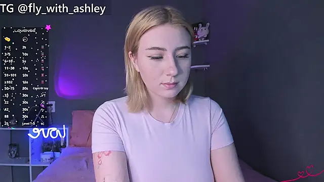 Snapshot of ashley_lovestory chatting on September 30, 2025, 7:36 am ashley lovestory online show from September 30, 2025, 7:36 am