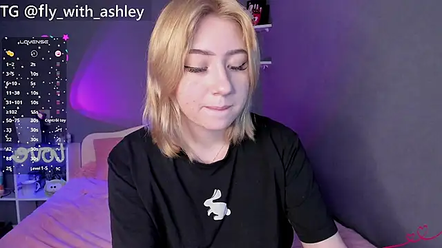 Snapshot of ashley_lovestory chatting on September 21, 2025, 6:07 am ashley lovestory online show from September 21, 2025, 6:07 am