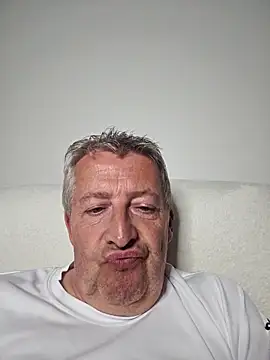 mann4u147 online show from April 30, 2026, 8:49 pm