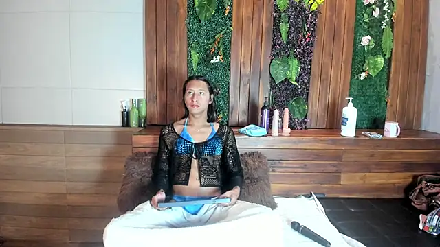 Georgina Palacios  online show from December 14, 2025, 3:35 am