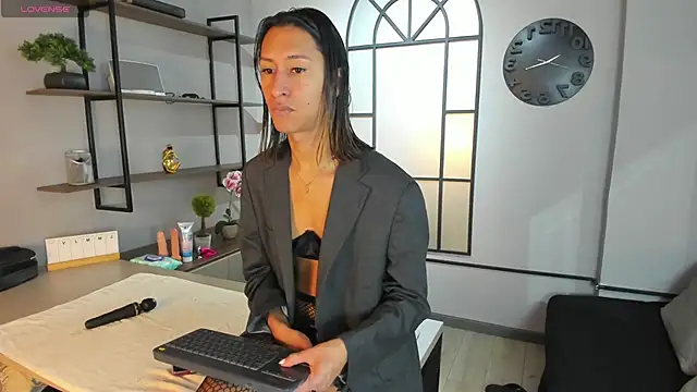 Georgina Palacios  online show from February 24, 2026, 4:02 am