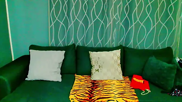 Snapshot of adeleadison chatting on February 17, 2026, 6:33 am adeleadison online show from February 17, 2026, 6:33 am