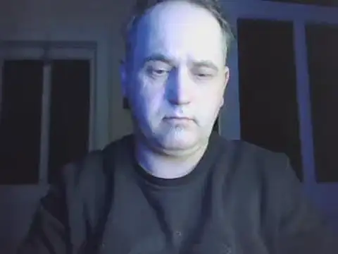 Snapshot of Szolga10 chatting on March 10, 2025, 5:07 pm Szolga10 online show from March 10, 2025, 5:07 pm