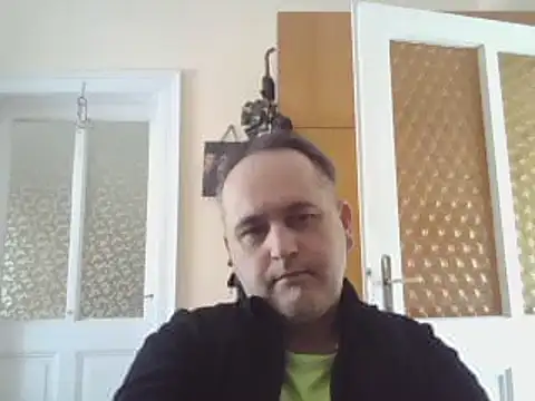 Snapshot of Szolga10 chatting on March 7, 2025, 11:51 am Szolga10 online show from March 7, 2025, 11:51 am