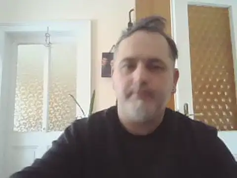 Snapshot of Szolga10 chatting on March 22, 2025, 12:14 pm Szolga10 online show from March 22, 2025, 12:14 pm