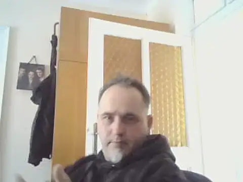 Snapshot of Szolga10 chatting on February 28, 2025, 1:14 pm Szolga10 online show from February 28, 2025, 1:14 pm