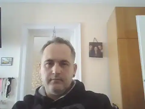 Snapshot of Szolga10 chatting on October 25, 2025, 9:41 am Szolga10 online show from October 25, 2025, 9:41 am