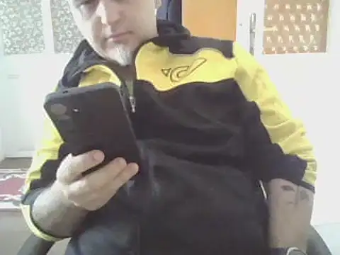 Snapshot of Szolga10 chatting on February 25, 2025, 1:00 pm Szolga10 online show from February 25, 2025, 1:00 pm