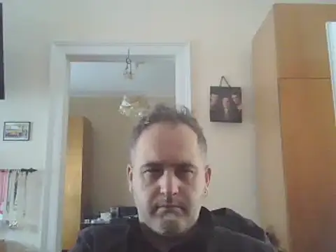 Snapshot of Szolga10 chatting on September 27, 2025, 9:59 am Szolga10 online show from September 27, 2025, 9:59 am