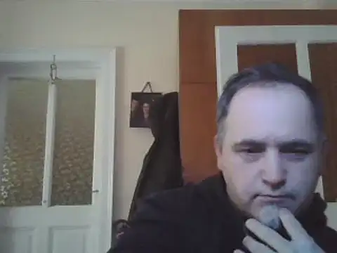 Snapshot of Szolga10 chatting on February 8, 2025, 2:49 pm Szolga10 online show from February 8, 2025, 2:49 pm