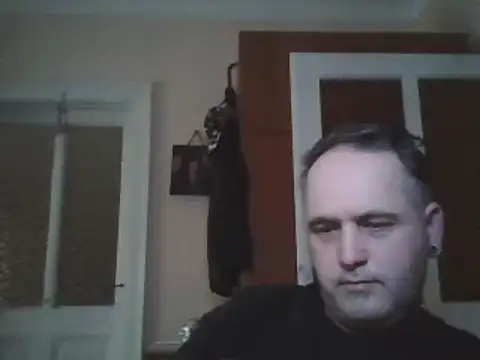 Snapshot of Szolga10 chatting on March 5, 2025, 4:24 pm Szolga10 online show from March 5, 2025, 4:24 pm