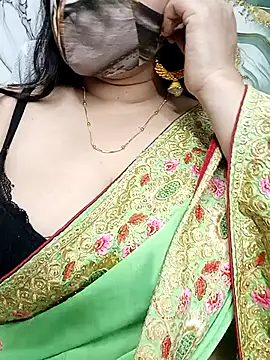 Snapshot of seetatiwari chatting on January 18, 2026, 6:22 pm seetatiwari online show from January 18, 2026, 6:22 pm