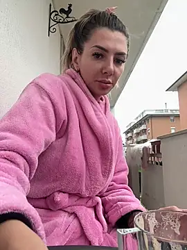 bambidolll online show from February 25, 2025, 7:42 am