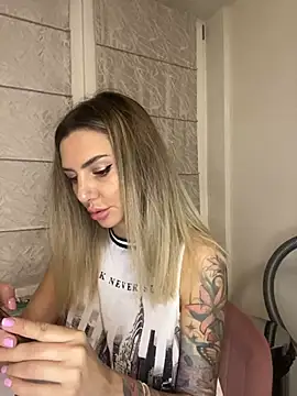 bambidolll online show from February 15, 2025, 4:56 pm
