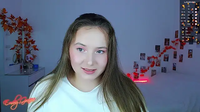 Snapshot of EmilyxxGraces chatting on September 24, 2025, 9:10 pm EmilyxxGraces online show from September 24, 2025, 9:10 pm