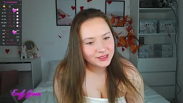 Snapshot of EmilyxxGraces chatting on March 5, 2025, 1:31 am EmilyxxGraces online show from March 5, 2025, 1:31 am