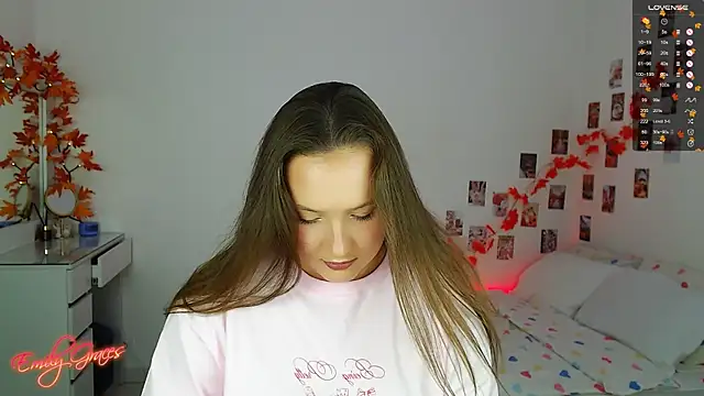 Snapshot of EmilyxxGraces chatting on October 1, 2025, 7:07 pm EmilyxxGraces online show from October 1, 2025, 7:07 pm