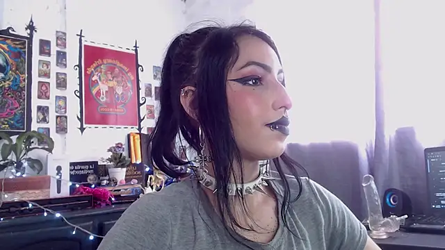 Snapshot of Nyx_Blackmoon chatting on February 21, 2025, 3:43 pm Nyx Blackmoon online show from February 21, 2025, 3:43 pm