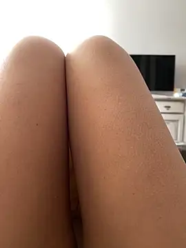 DeboraXporn online show from November 13, 2025, 10:19 am