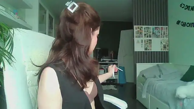 MollyBer online show from March 26, 2026, 10:35 am