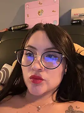 Snapshot of ValentinaOrtiz3 chatting on June 6, 2026, 12:05 am ValentinaOrtiz3 online show from June 6, 2026, 12:05 am